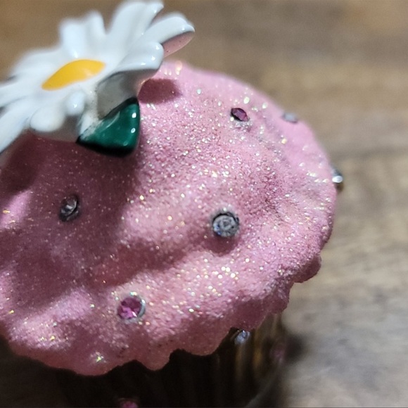 Lavender & Pink Cupcake Trinket Boxes - Set of Two - Picture 8 of 9